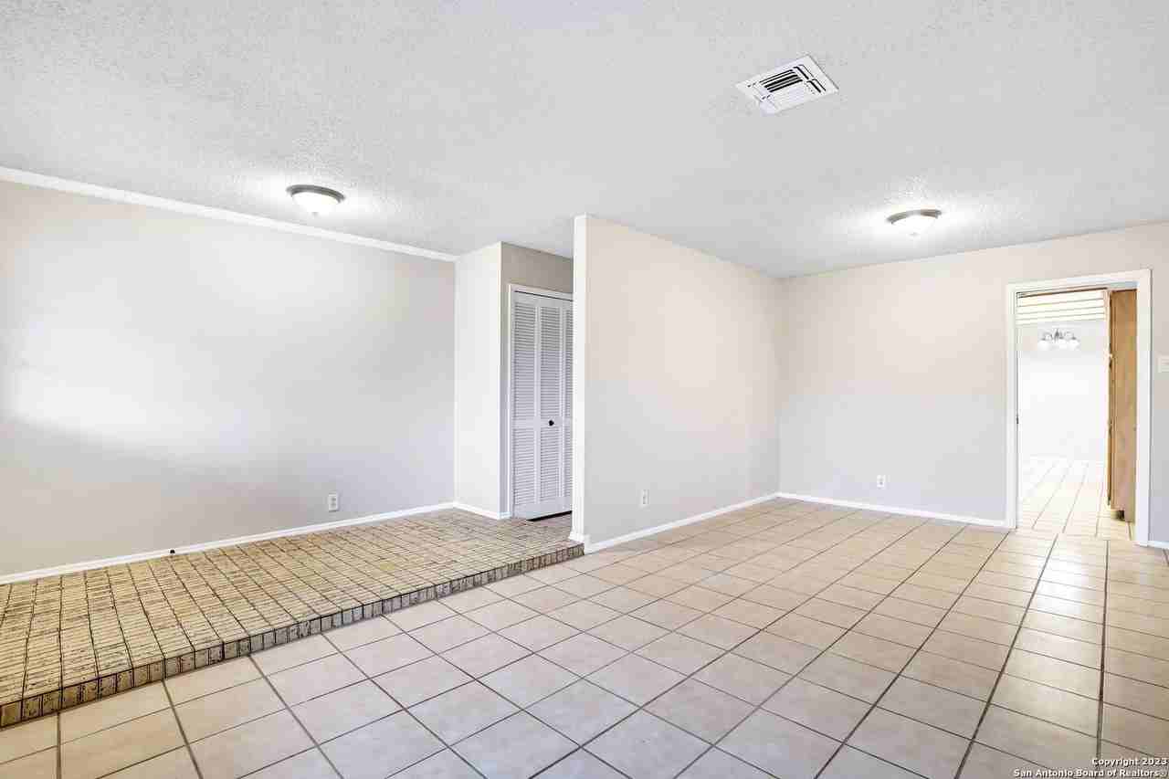 8138 Raritan St - Photo 4 of 26