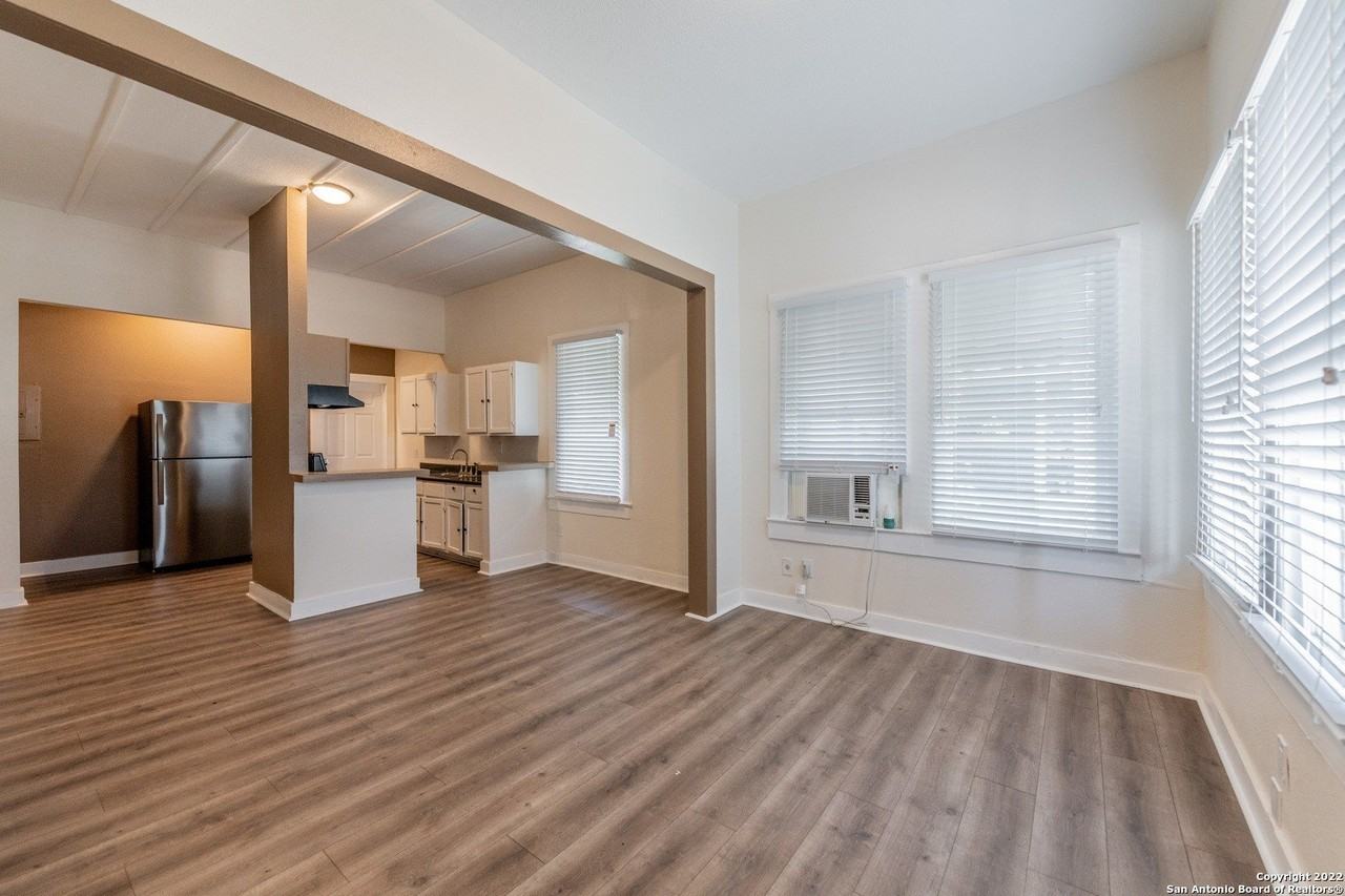 924 W Kings Hwy #1 - Photo 2 of 24