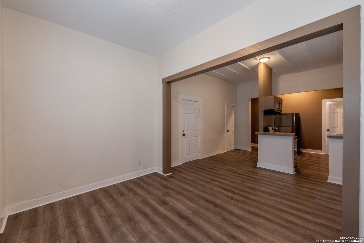 924 W Kings Hwy #1 - Photo 3 of 24