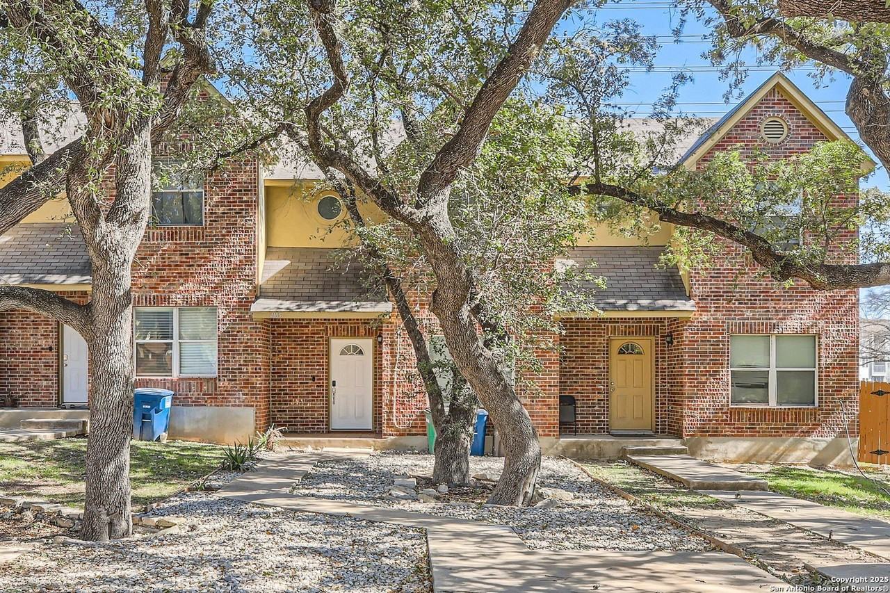 4105 St Charles Bay - Photo 4 of 28