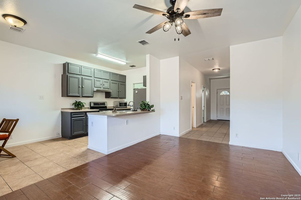 4105 St Charles Bay - Photo 7 of 28