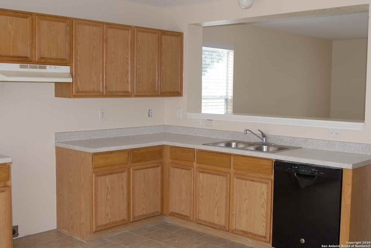 71 Montana Bay - Photo 4 of 10