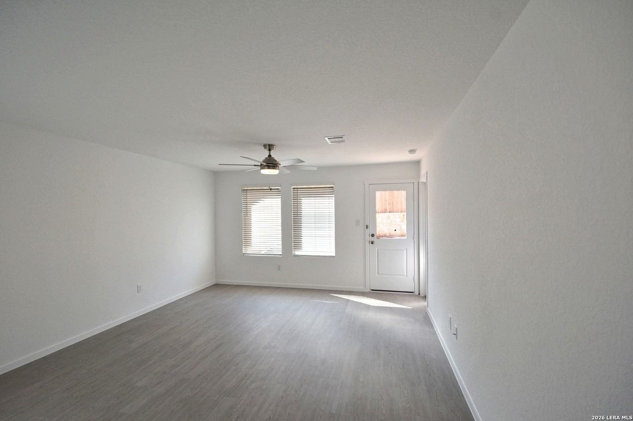 429 Payton Pl - Photo 3 of 23