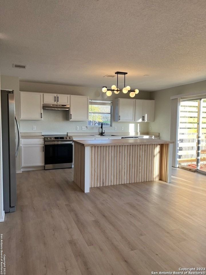 126 Agency Oaks - Photo 3 of 13