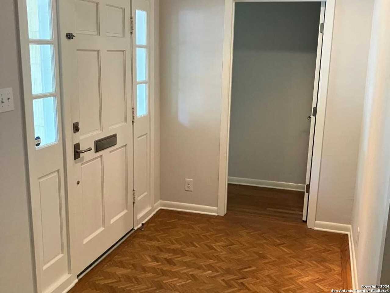 140 W Edgewood Pl - Photo 2 of 24