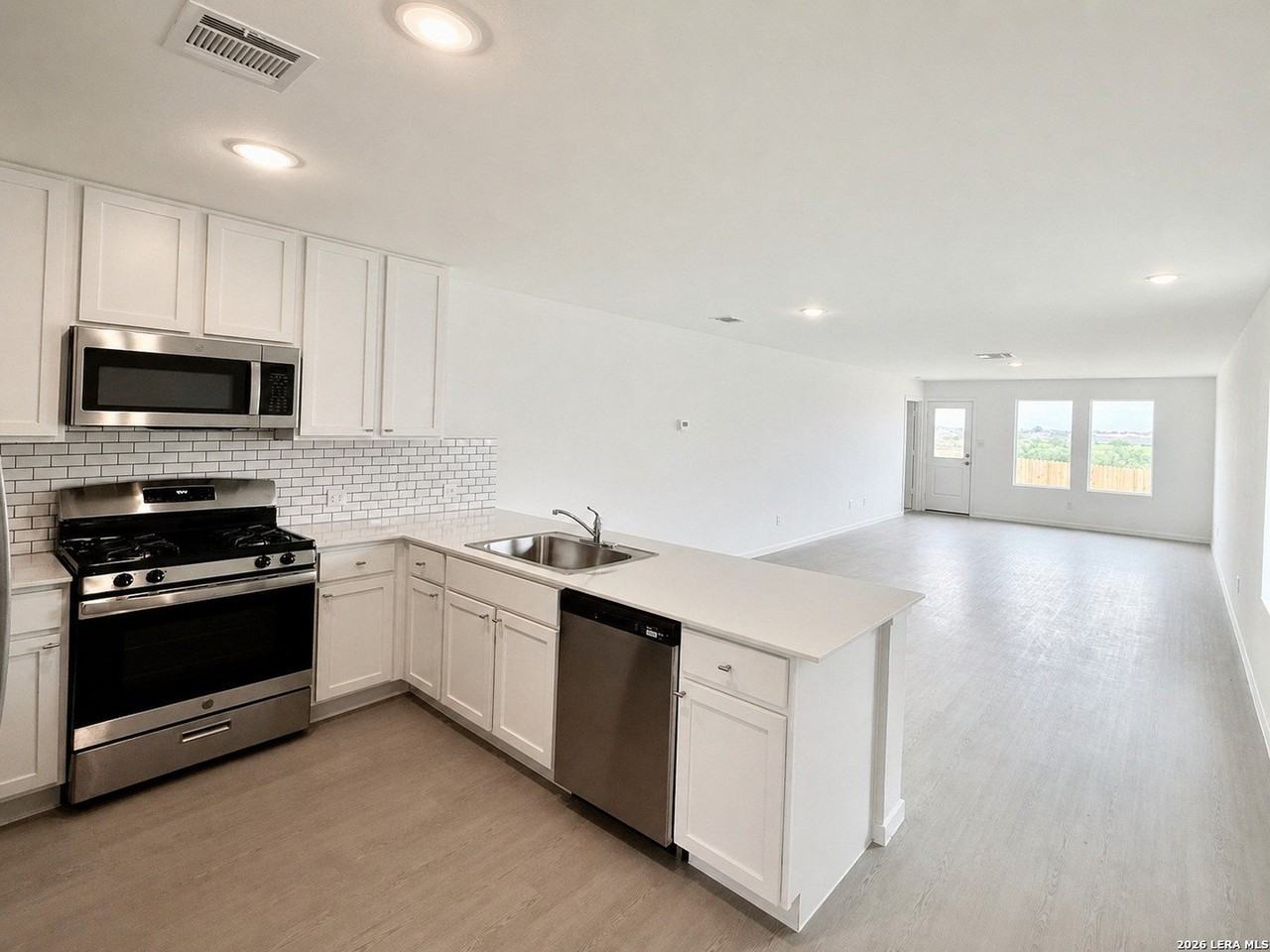 3521 Hilts Trl - Photo 3 of 15