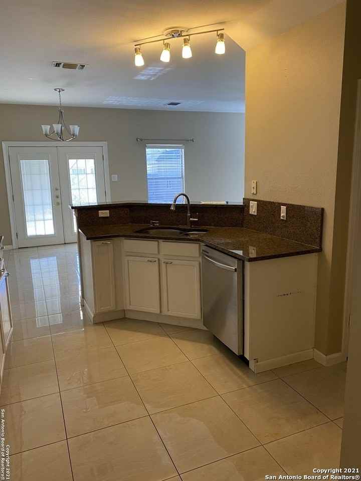 1326 Dezarae - Photo 7 of 29