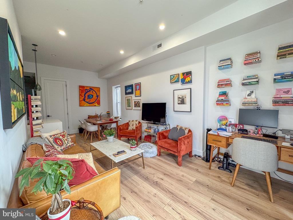 5309 Connecticut Ave Nw - Photo 4 of 17