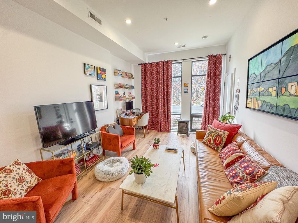 5309 Connecticut Ave Nw - Photo 6 of 17