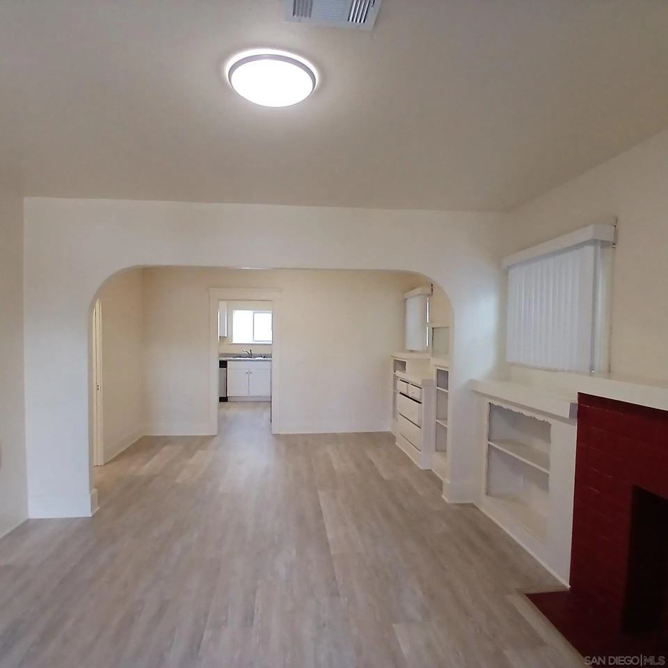 4319 Swift Ave - Photo 4 of 11