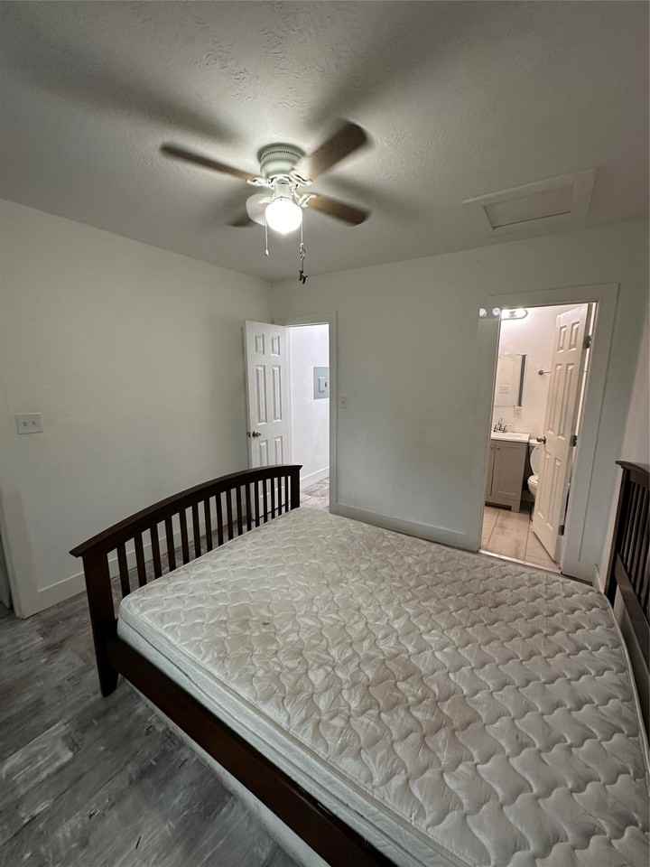1405 Miles St - Photo 5 of 9