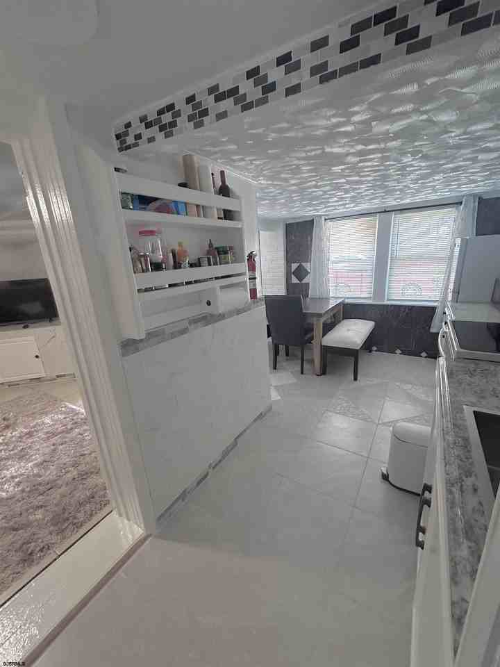 100 N Chelsea Ave - Photo 6 of 13