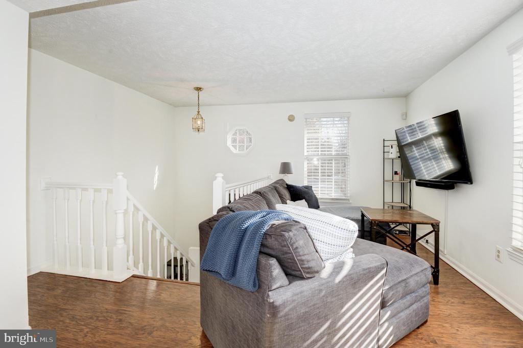 1598 Woodcrest Dr - Photo 4 of 34