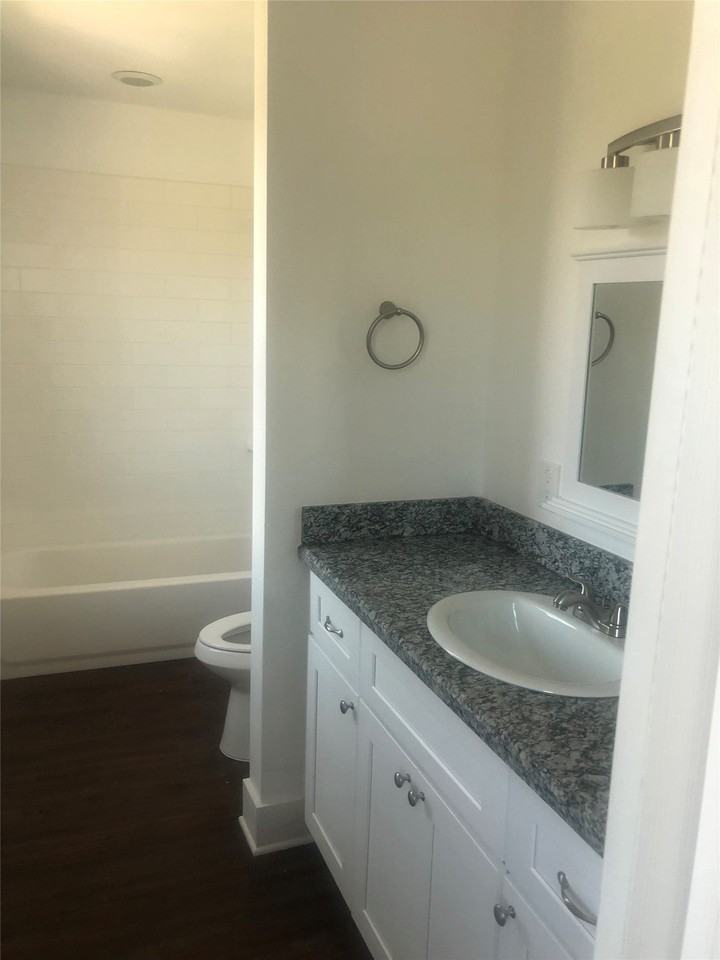 1101 4th St - Photo 3 of 17