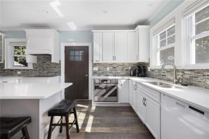 featured image of 127 W Main Rd