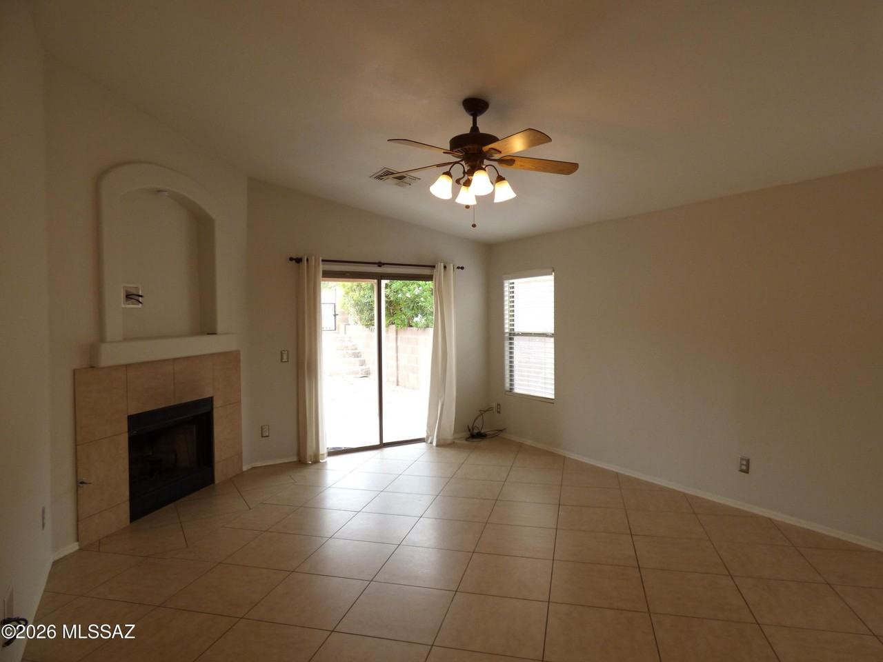 11328 N Flat Granite Dr - Photo 4 of 26