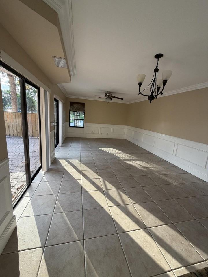 8273 Thames Blvd - Photo 7 of 22
