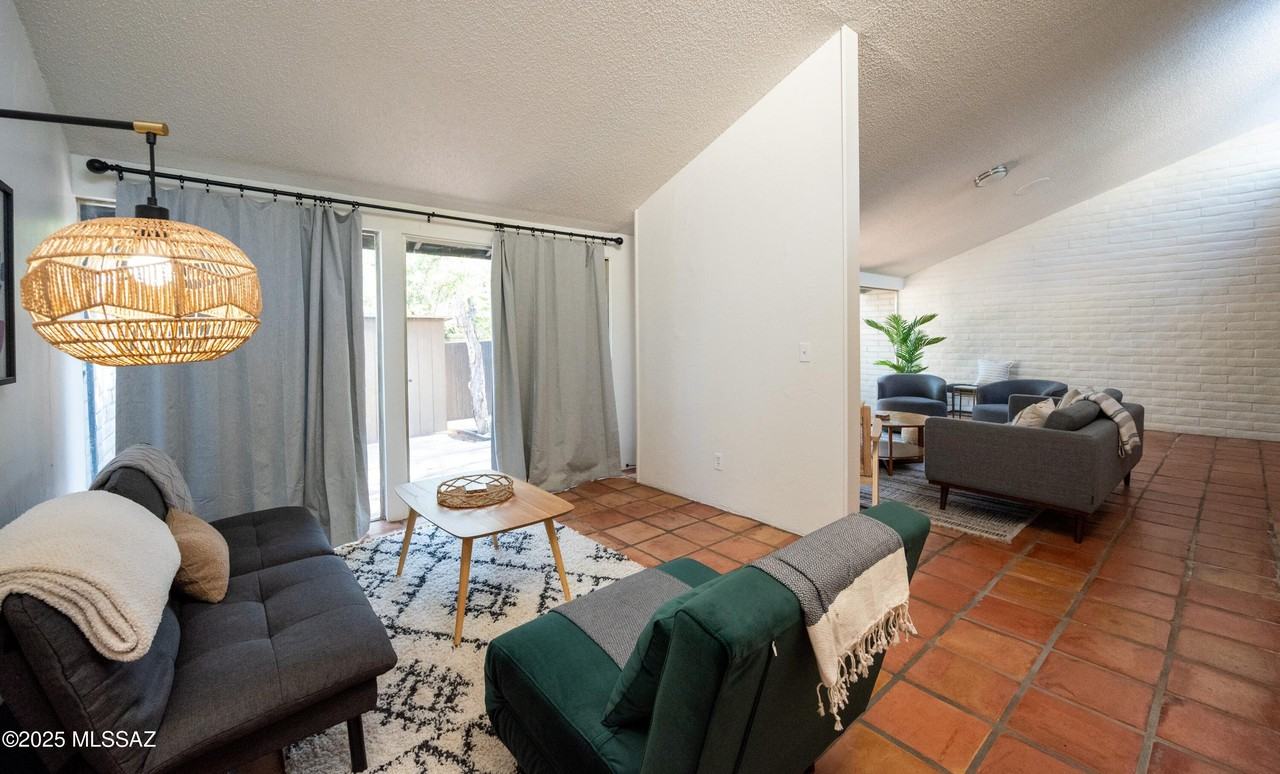 5701 N Glenn Street #5 - Photo 3 of 20