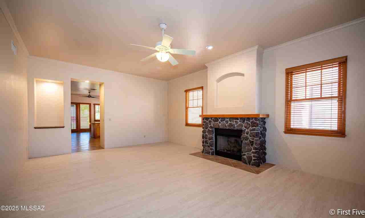 624 E 2nd St - Photo 3 of 29