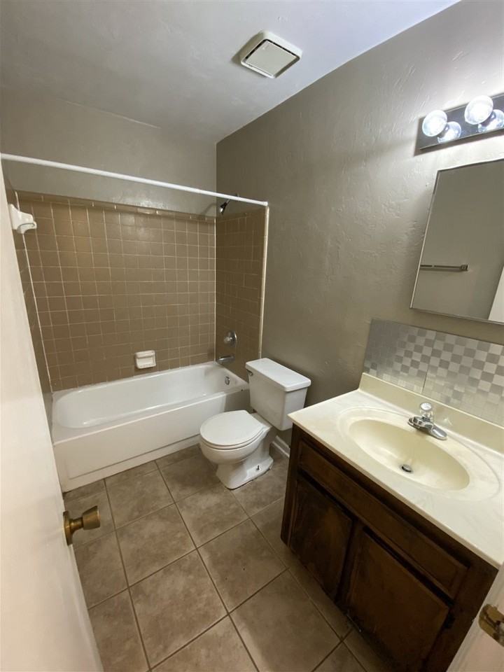 1159 Ocala Rd - Photo 7 of 11