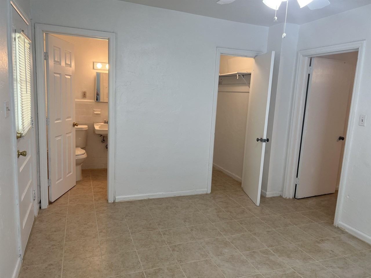 873 Campus Cir #2 - Photo 6 of 7