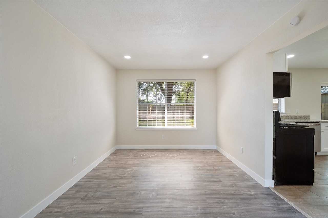 5410 Forest Trails Dr - Photo 7 of 29