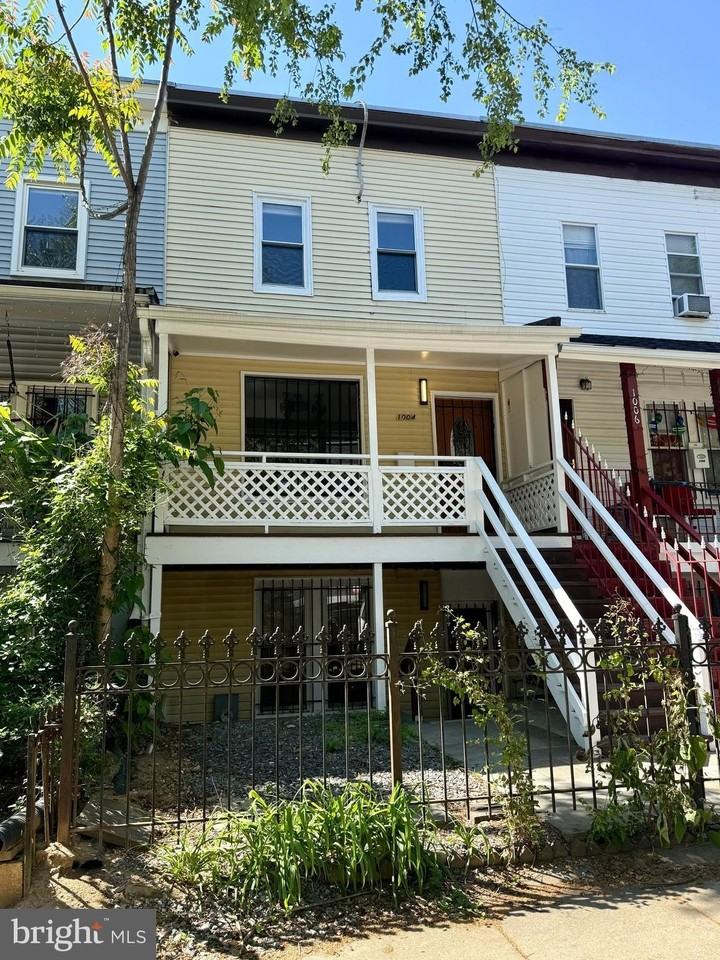 1004 Girard St Nw - Photo 2 of 41