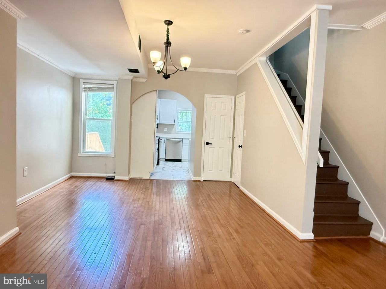 1004 Girard St Nw - Photo 6 of 41