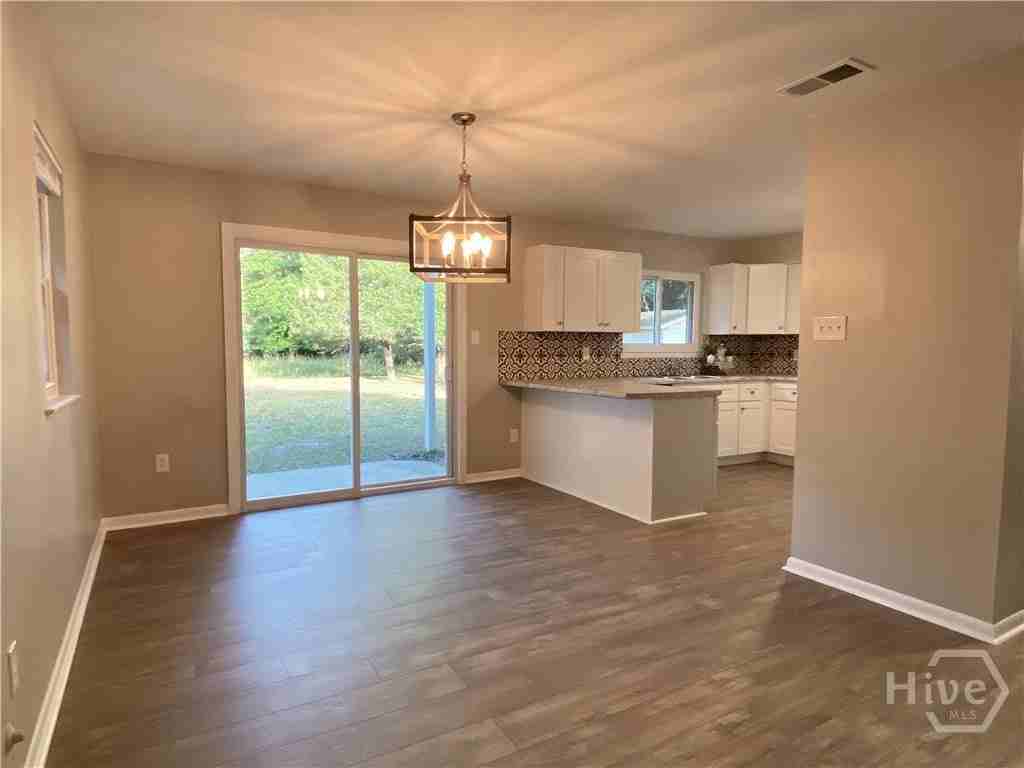 8620 Ferguson Ave - Photo 3 of 20
