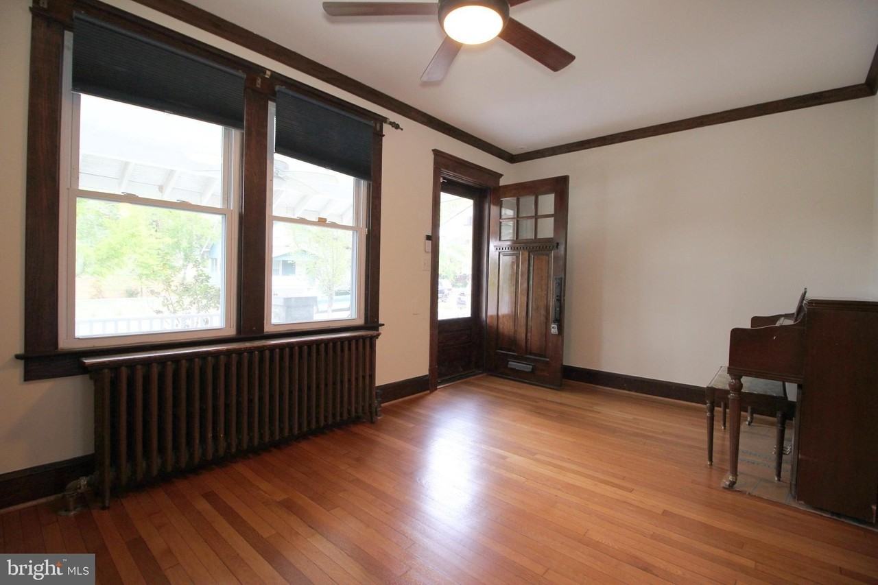 2417 Otis St Ne - Photo 2 of 30