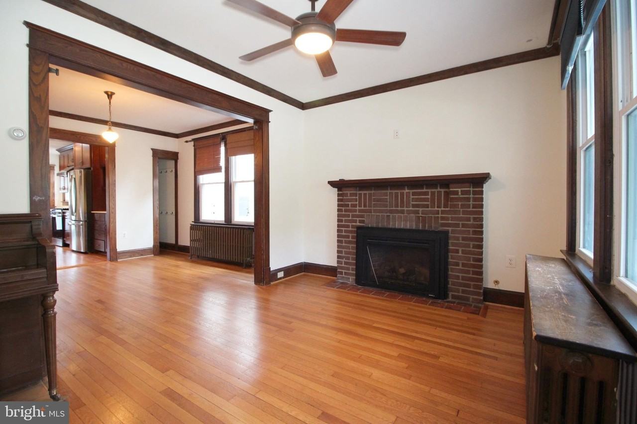 2417 Otis St Ne - Photo 3 of 30
