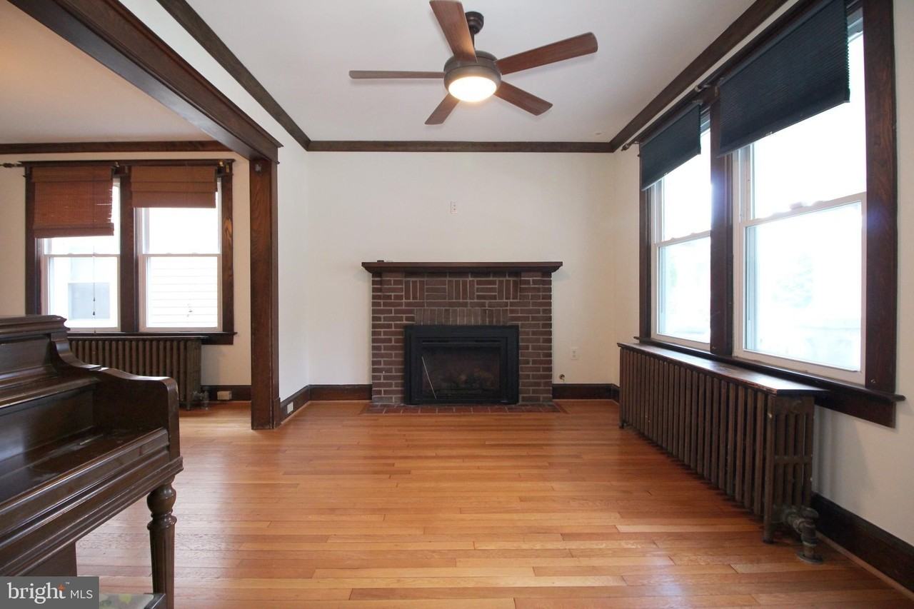 2417 Otis St Ne - Photo 4 of 30