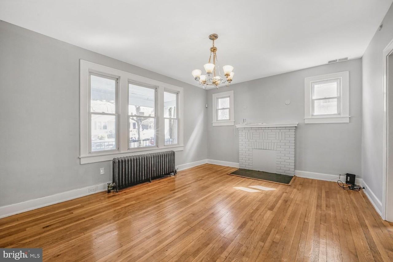 3216 22nd St Ne - Photo 4 of 24
