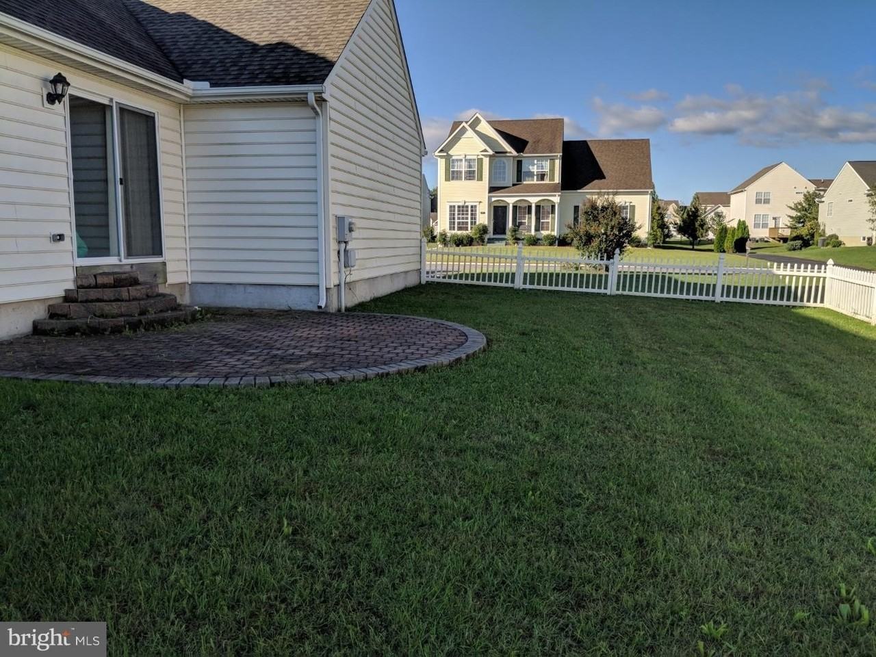 196 Kingsmill Dr - Photo 4 of 17