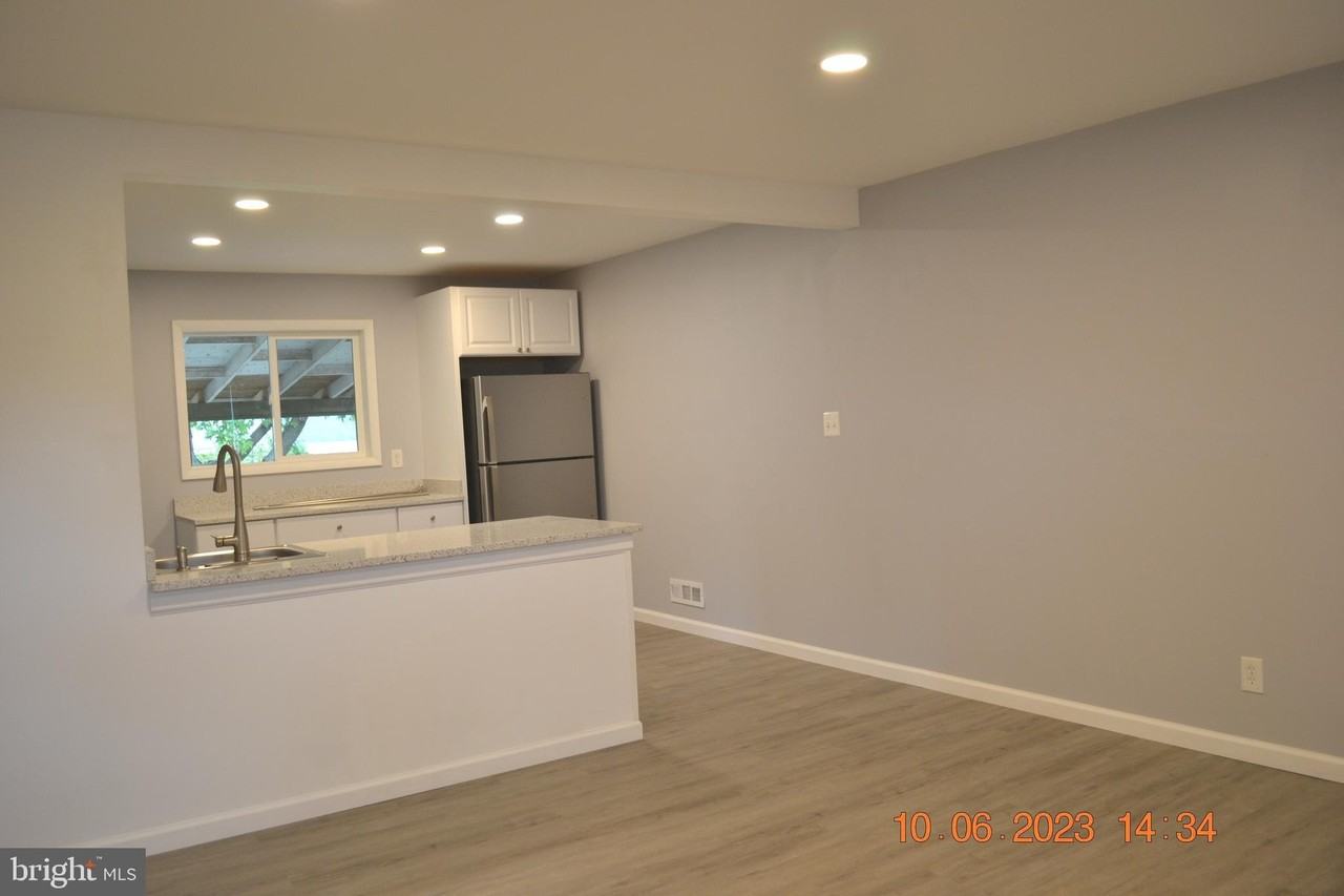 1407 Gordon Dr - Photo 6 of 31