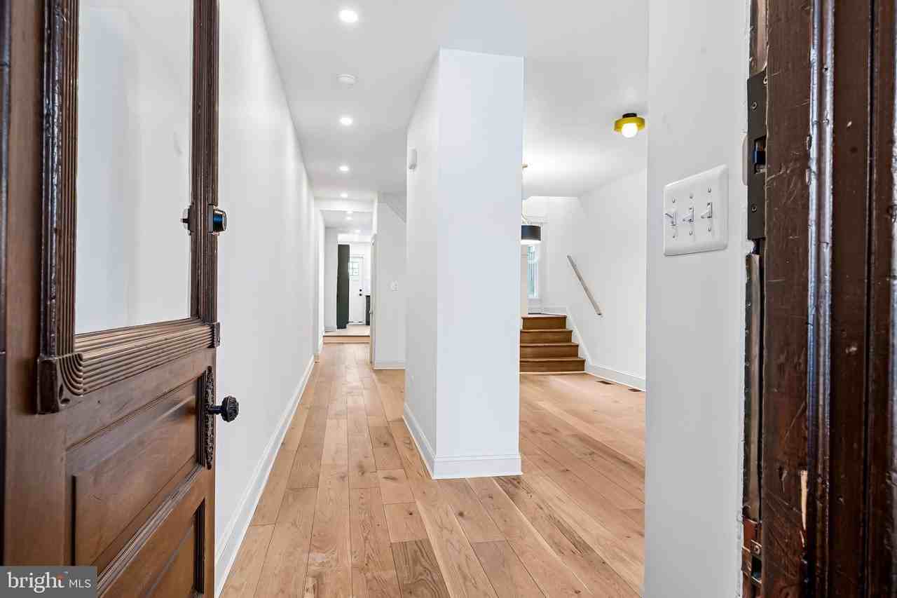 3539 Roland Ave - Photo 3 of 31