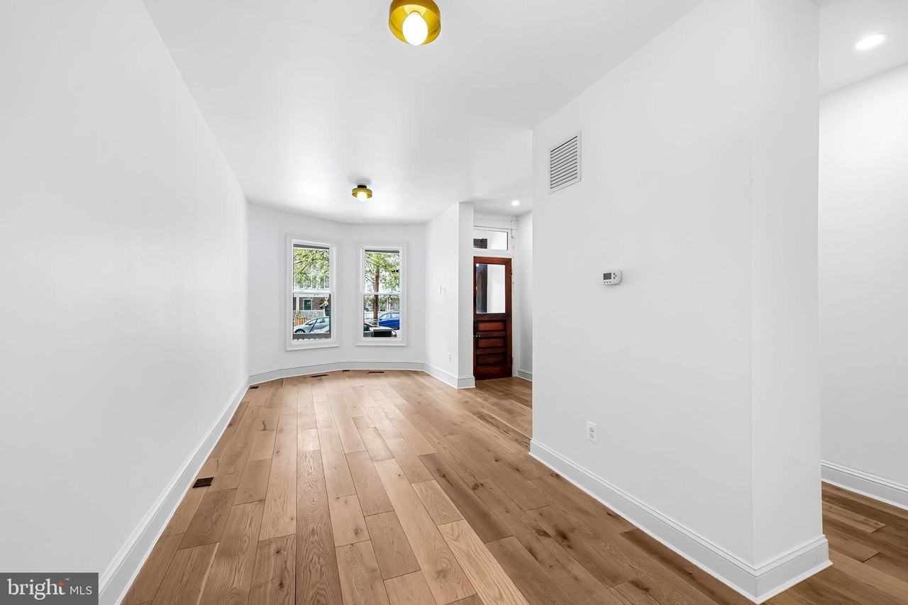 3539 Roland Ave - Photo 4 of 31