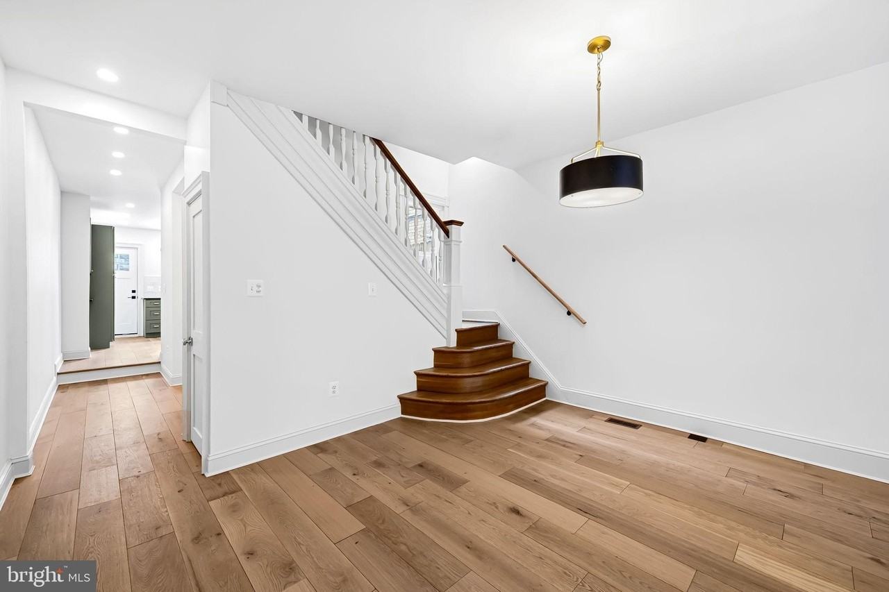 3539 Roland Ave - Photo 6 of 31