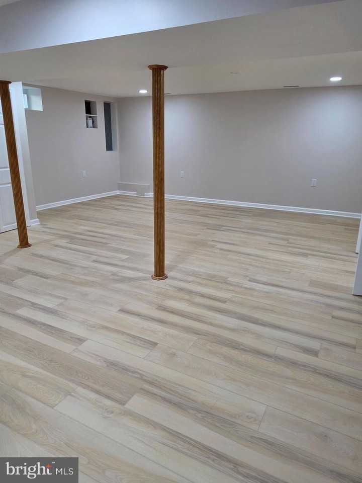 3992 Cooks Ln - Photo 2 of 23