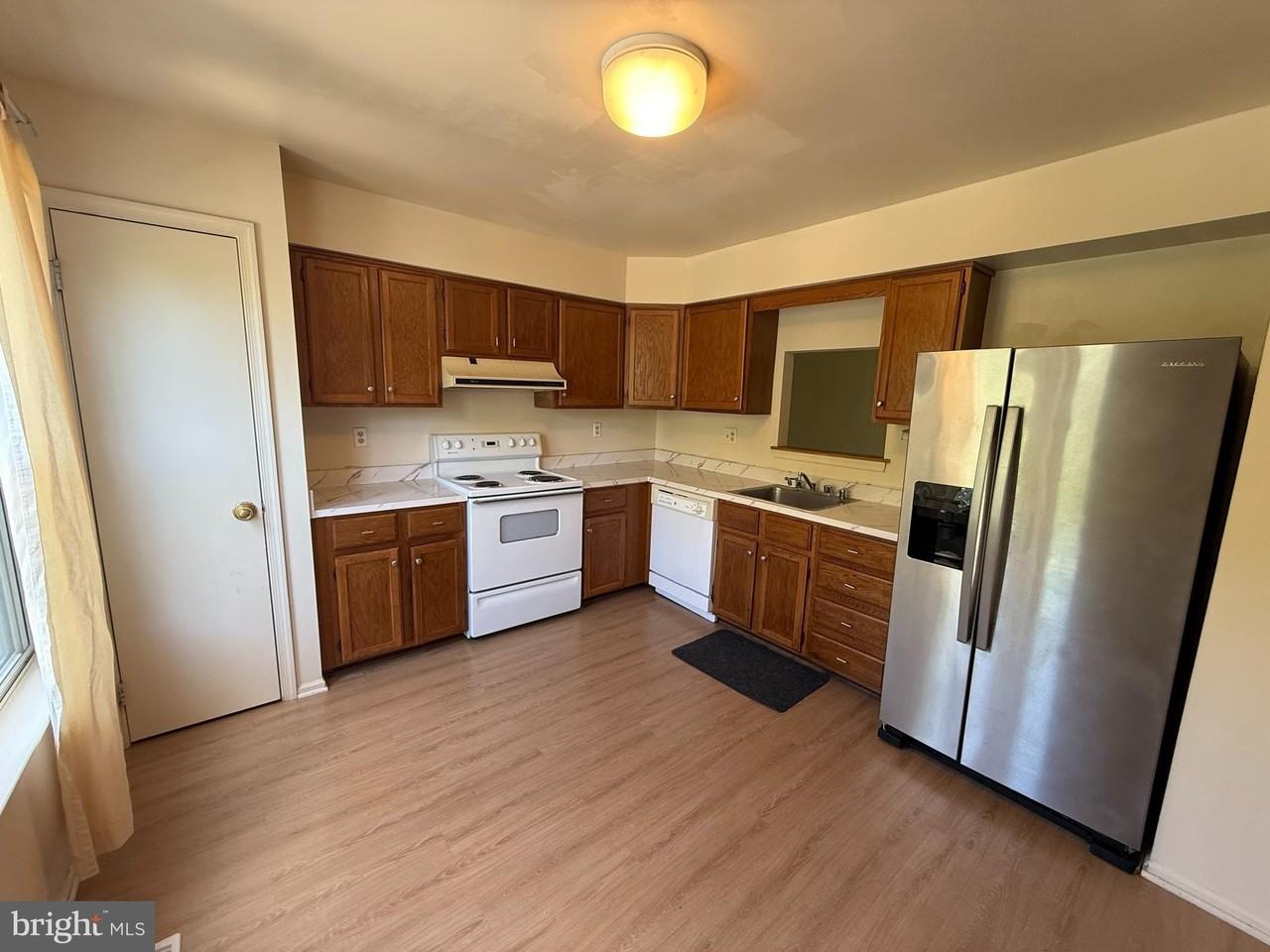 4711 Leyden Way - Photo 2 of 19