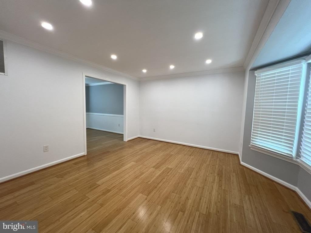 8519 Wheatfield Way - Photo 3 of 32