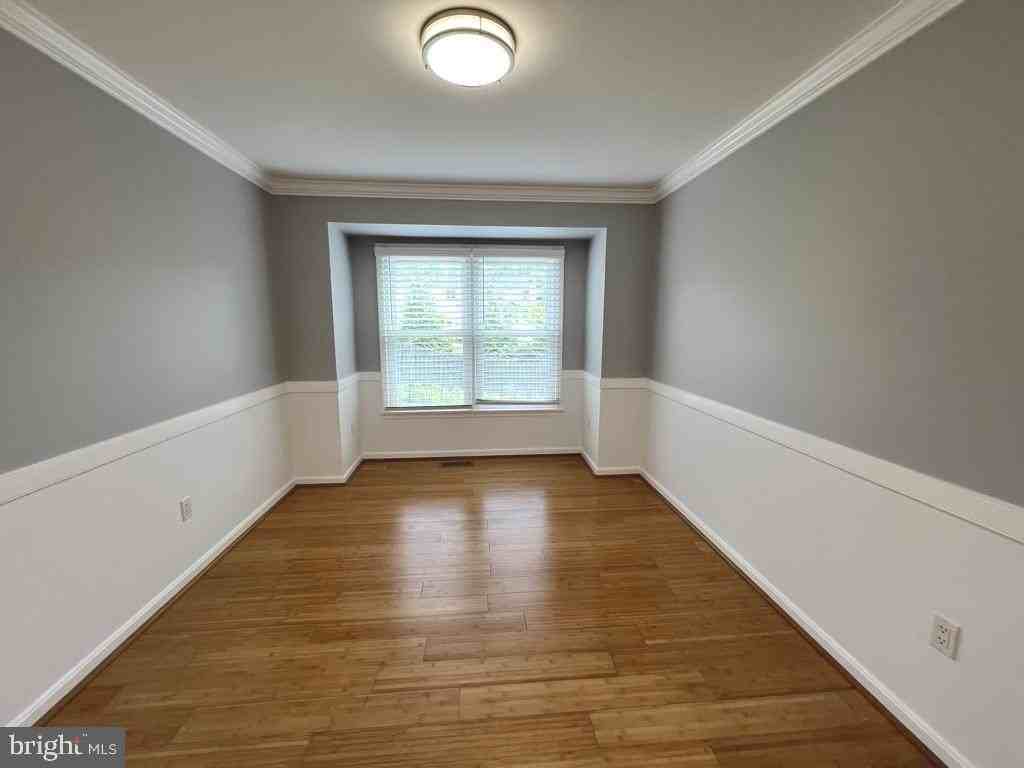 8519 Wheatfield Way - Photo 5 of 32