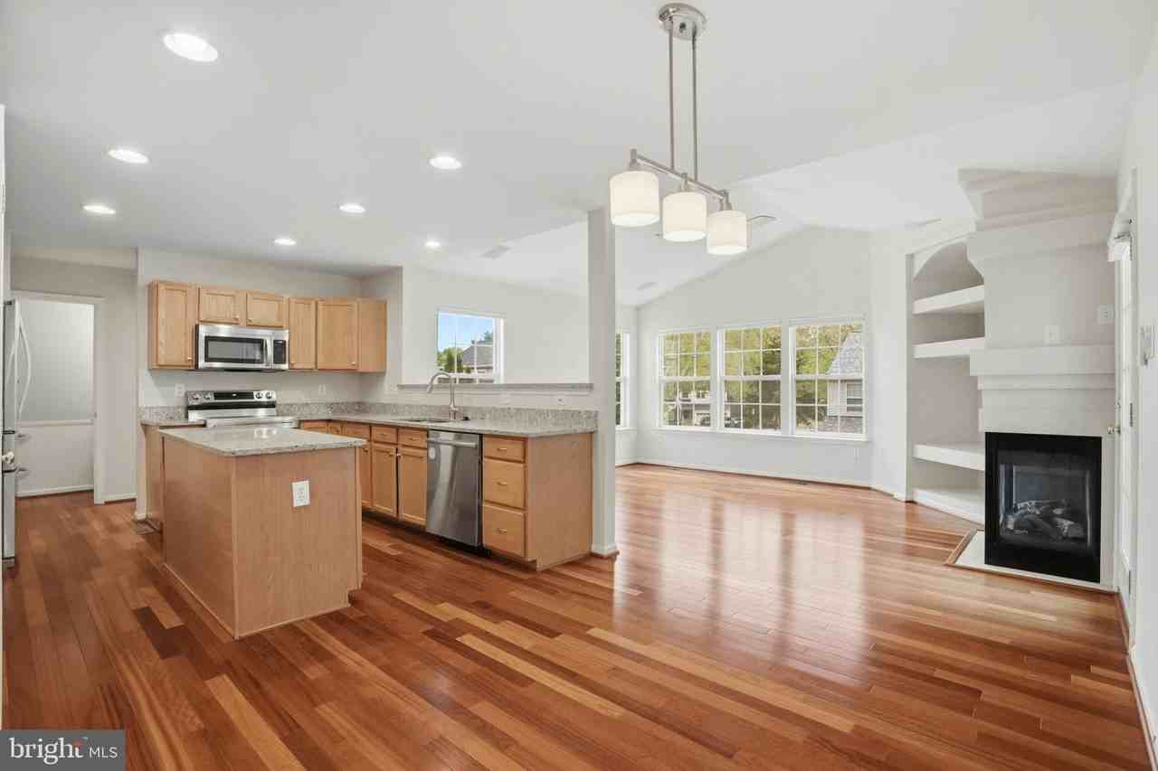 6020 Moonsails Ln - Photo 2 of 26