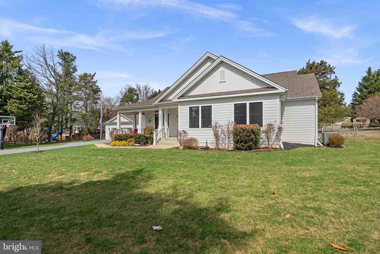 17601 Crystal Spring Ter - Photo 2 of 45