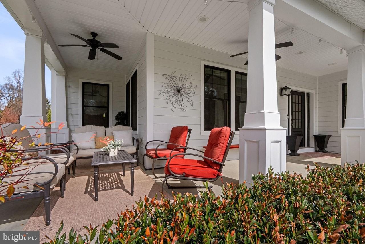 17601 Crystal Spring Ter - Photo 3 of 45