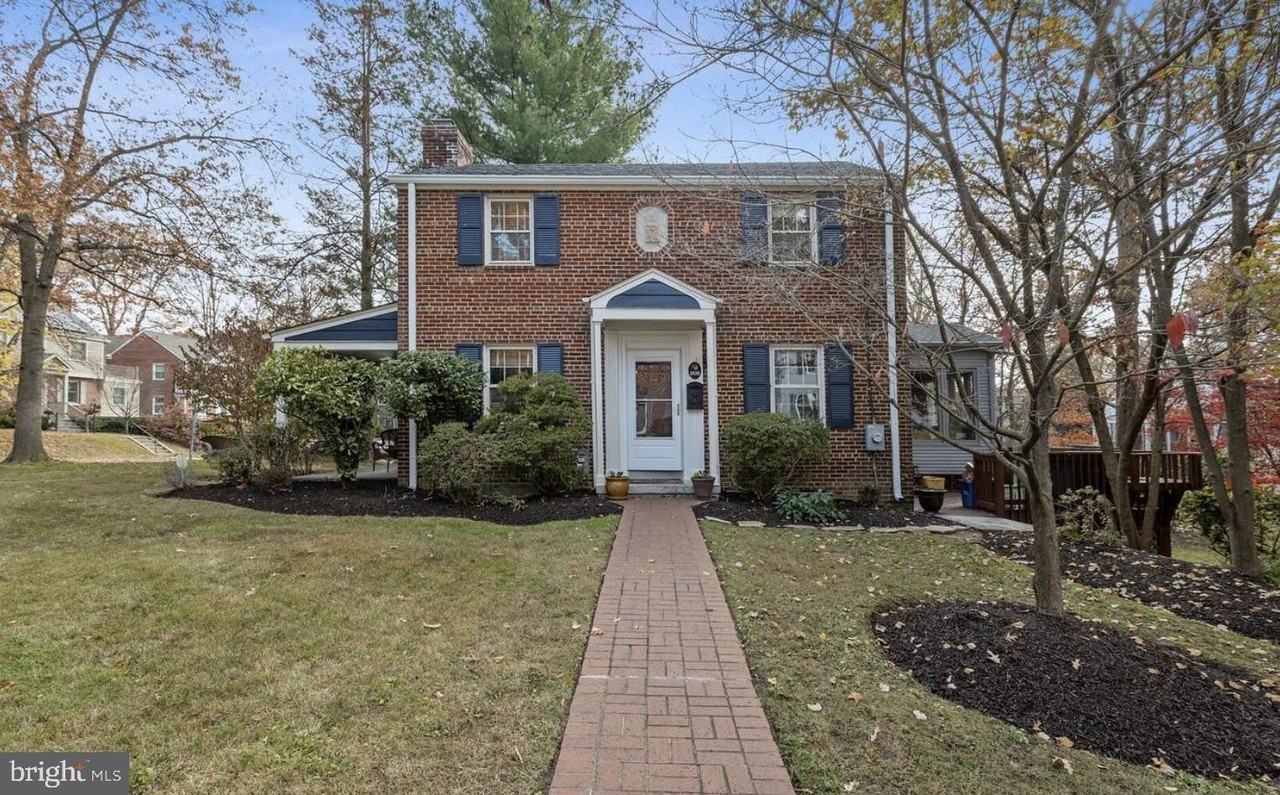 903 Jackson Ave - Photo 2 of 35
