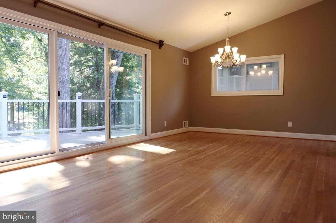8405 Whitman Dr - Photo 6 of 25