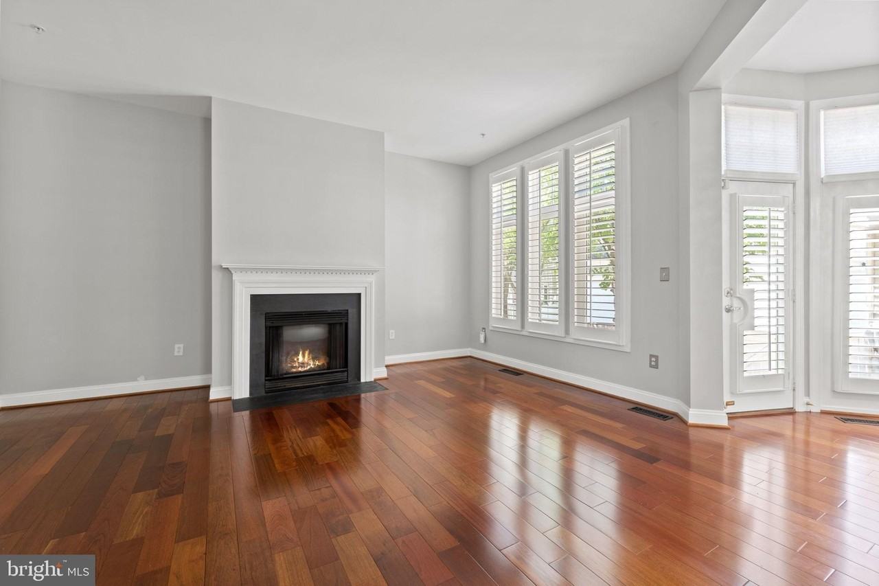 1106 Pleasant Cir - Photo 4 of 39