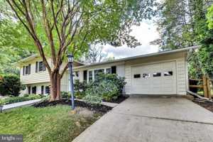 featured image of 806 Hope Ct