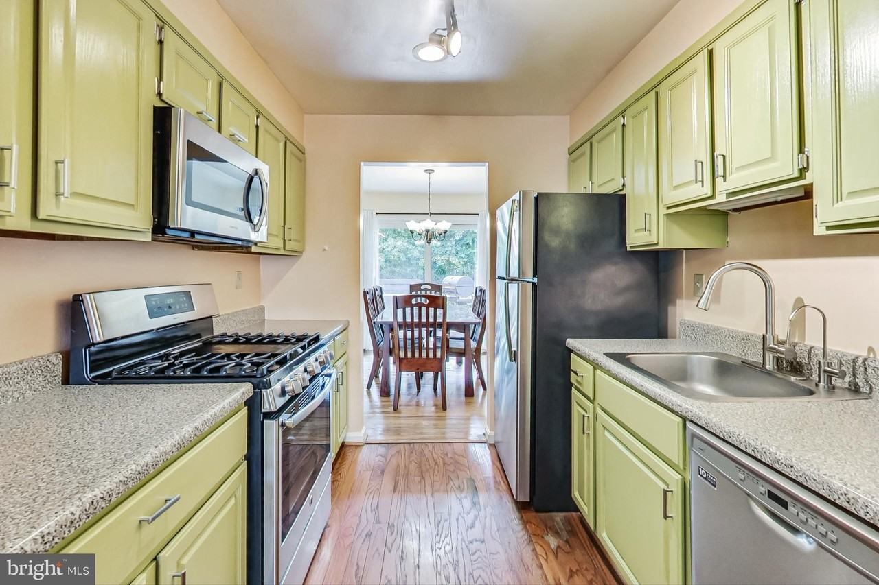 806 Hope Ct - Photo 3 of 45